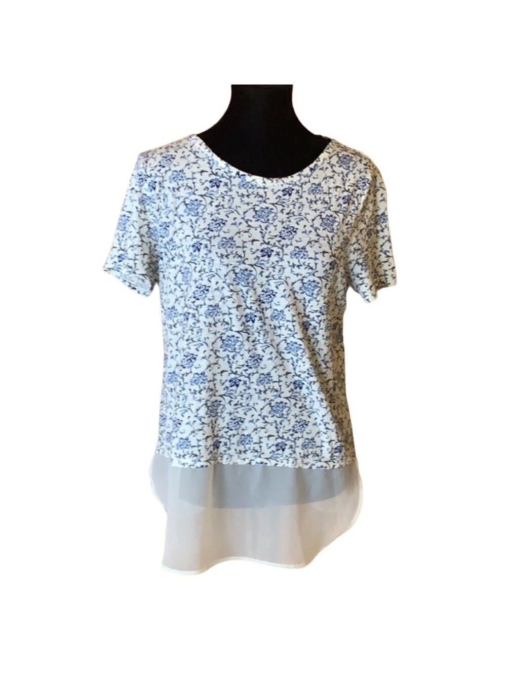 Ann Taylor Factory short sleeve top with floral print Size Medium